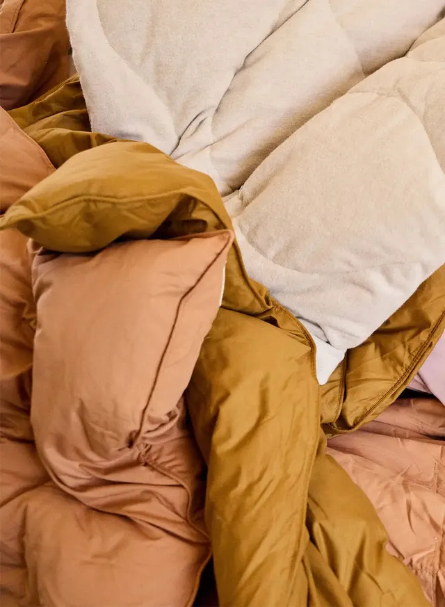 pyrenex-caresse-plaid-nude-terracotta-duvet image 1