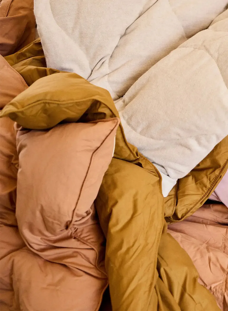pyrenex-caresse-plaid-nude-terracotta-duvet image 1
