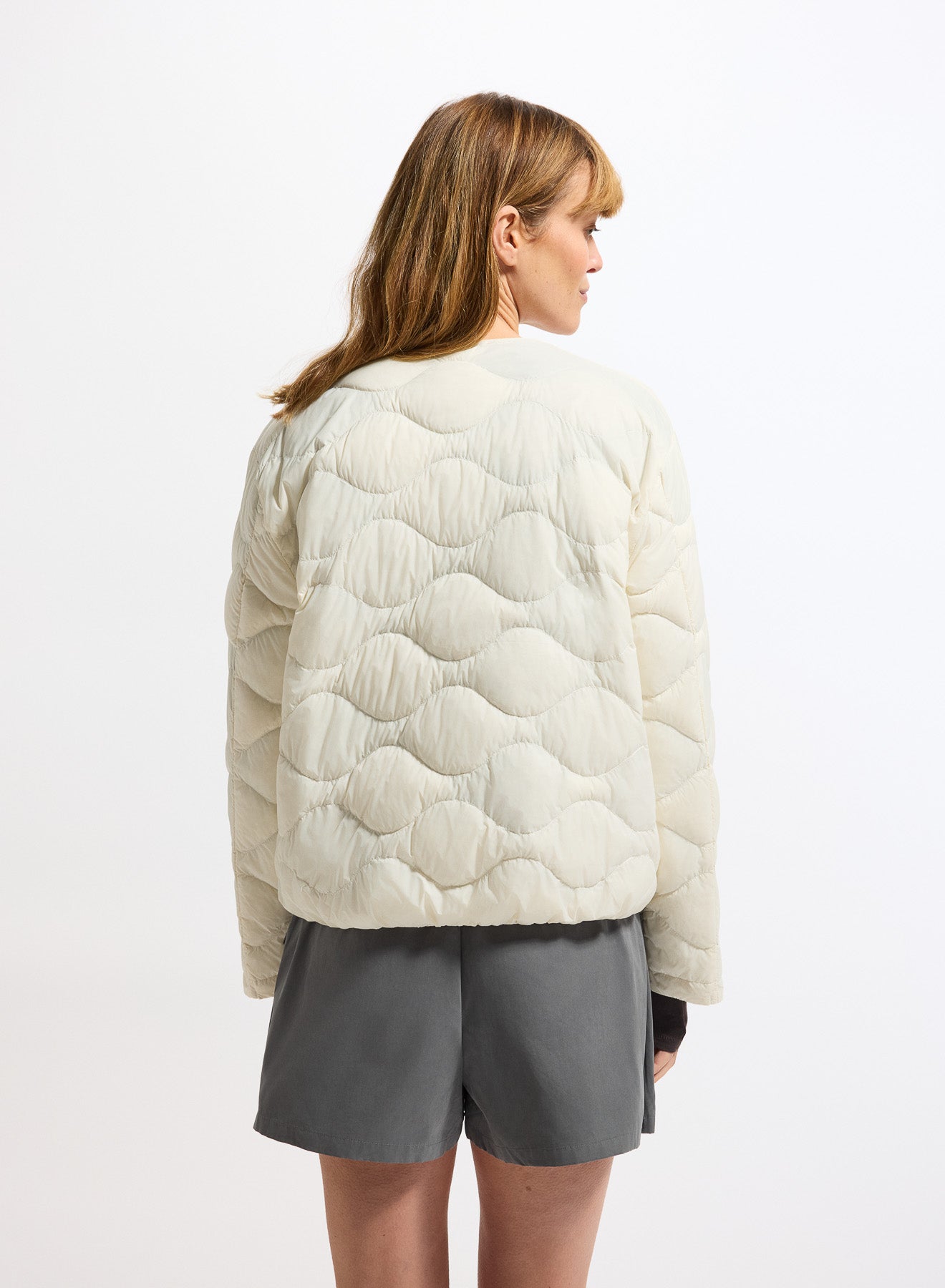 doudoune-ultra-l-g-re-femme-pyrenex-orite-blanche image 4