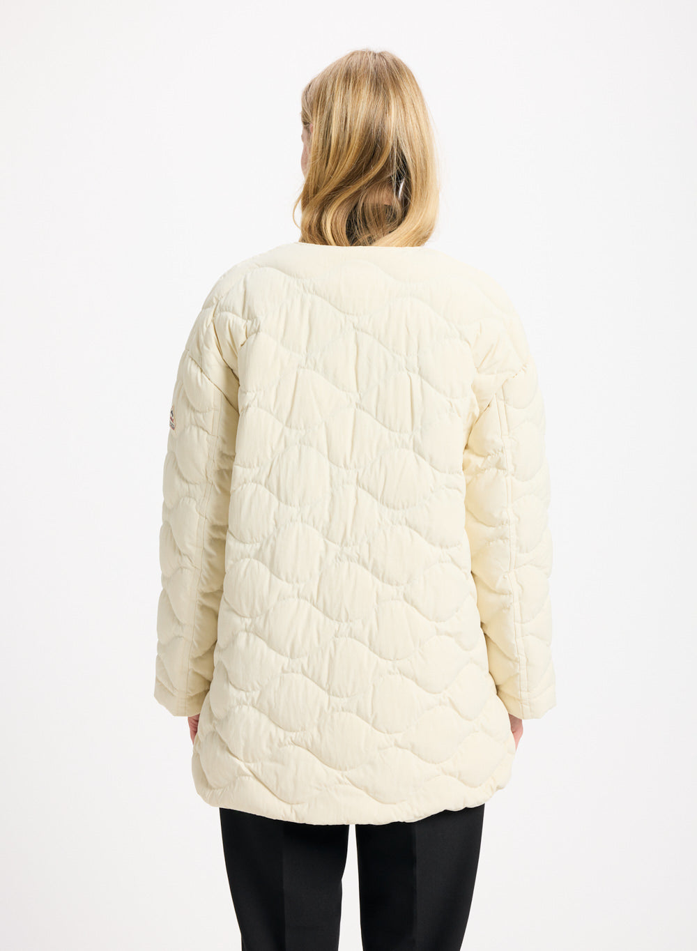 doudoune-l-g-re-femme-pyrenex-sienna-col-rond-beige image 4