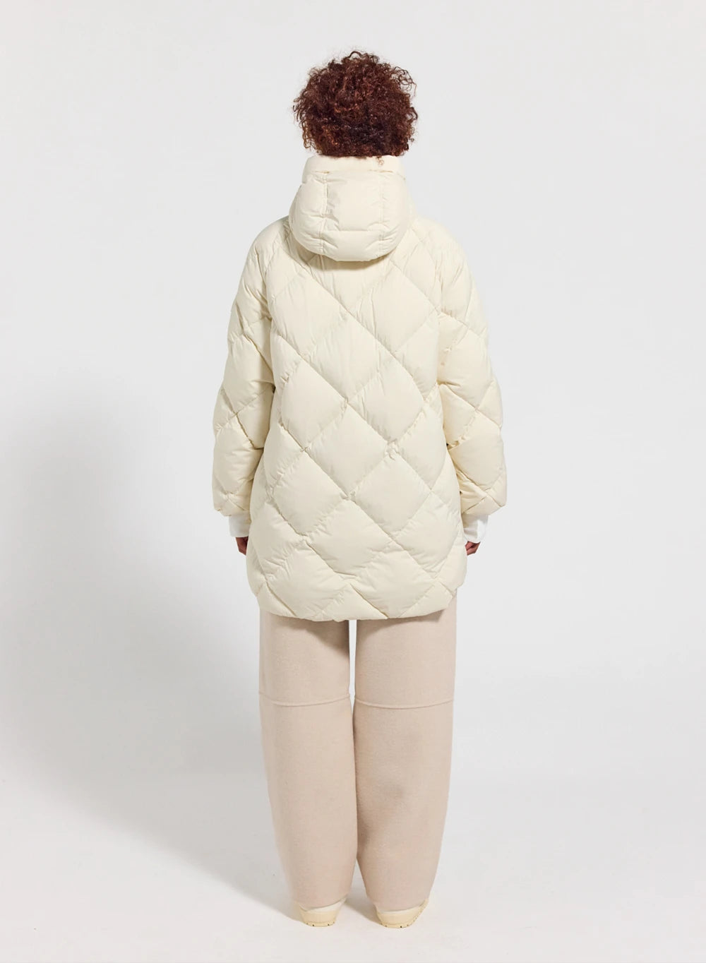 pyrenex-adele-parka-doudoune-longue-capuche-femme-blanche-oversize image 4