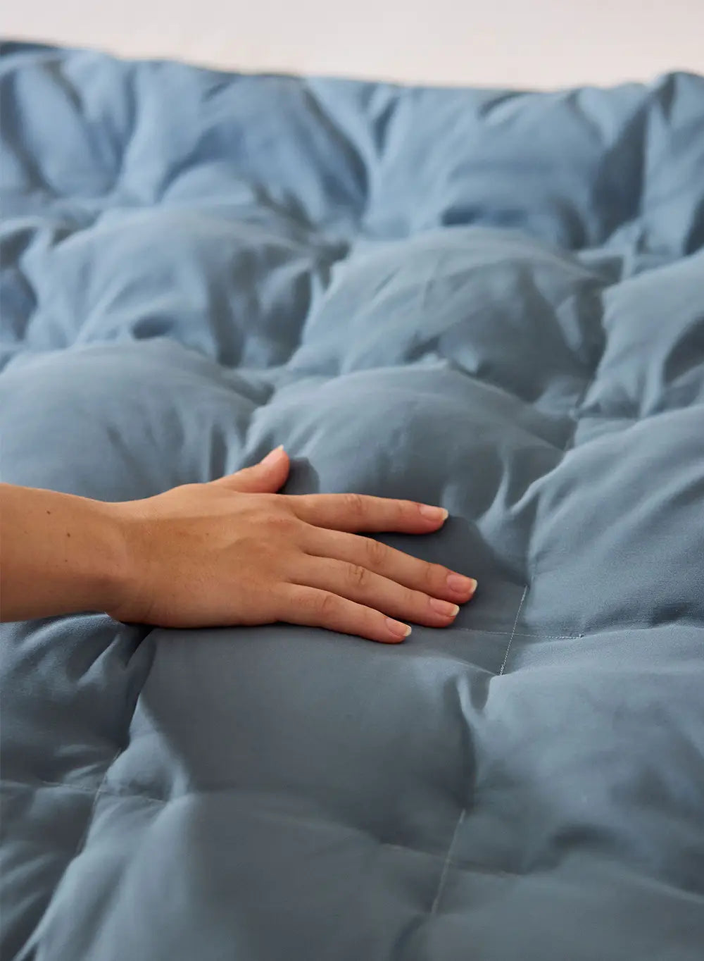 pyrenex-caresse-plaid-duvet-gris-nuit image 2