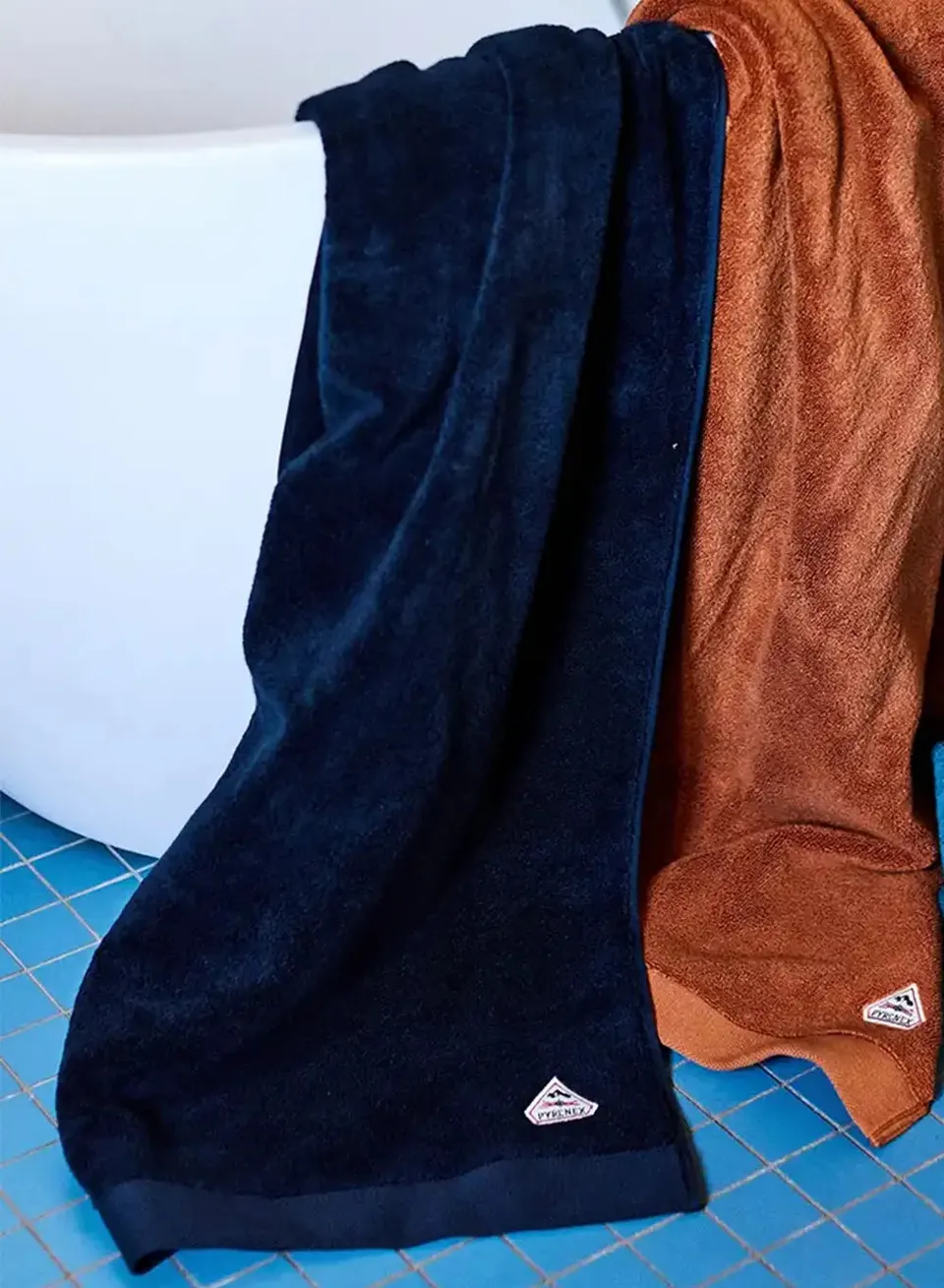 pyrenex-hana-maxi-drap-de-bain-bleu-fonc image 1