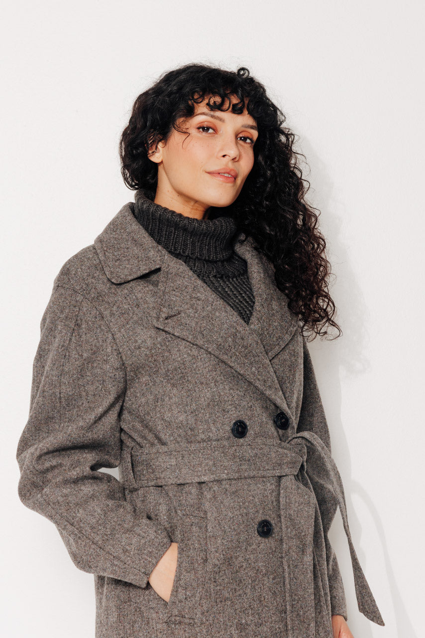 trench-coat-troene-manteau-long-ceintur-en-drap-de-laine-shetland-chin-taupe image 5