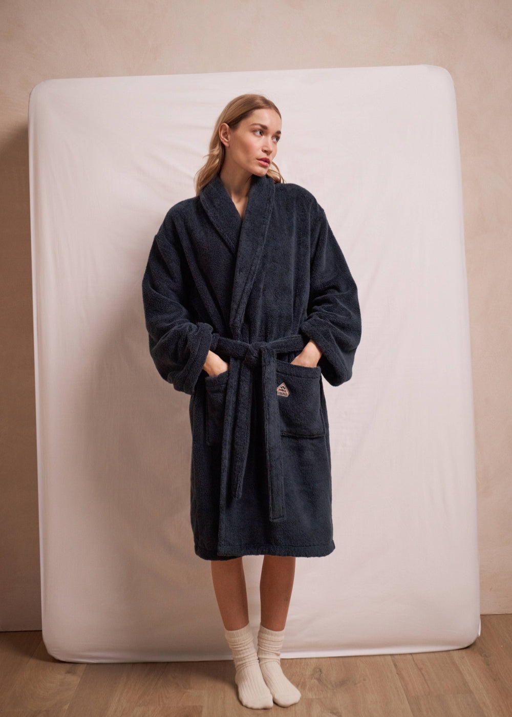 peignoir-coton-hana-bleu-fonc-col-ch-le-pyrenex image 3