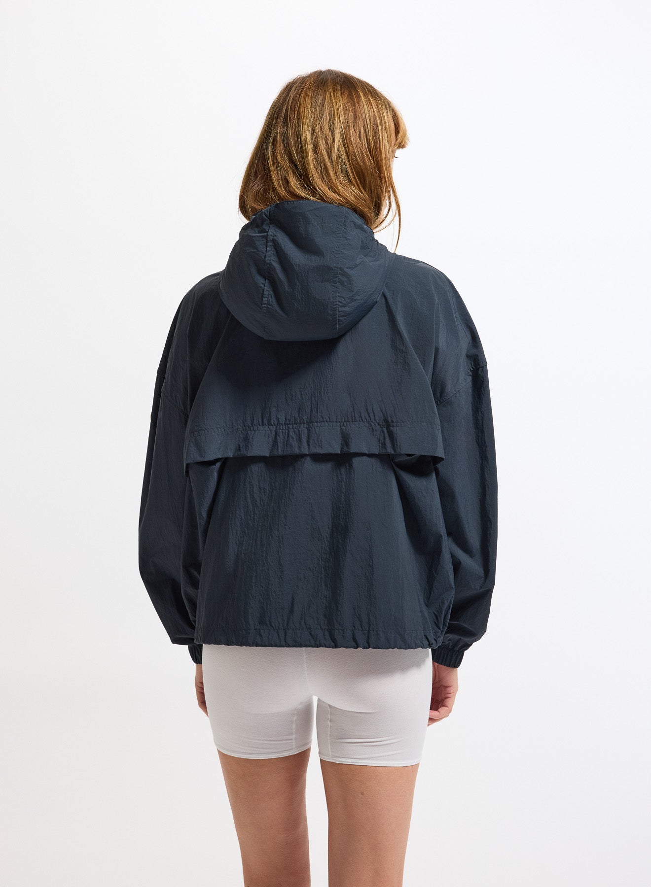 pyrenex-yoko-coupe-vent-court-femme-tissu-recycl-deep-ink image 4