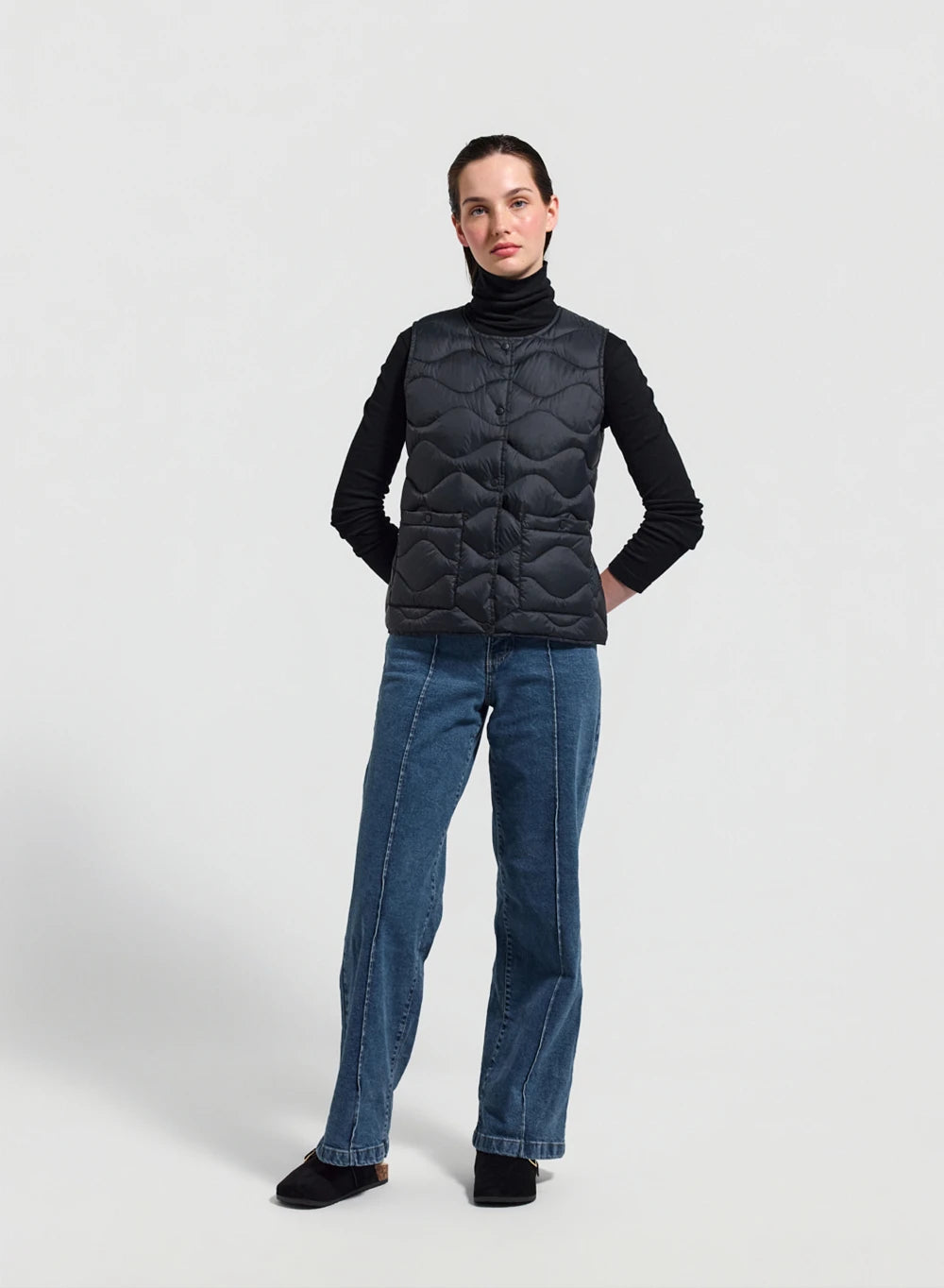 pyrenex-orite-vest-doudoune-sans-manches-femme-noire image 2