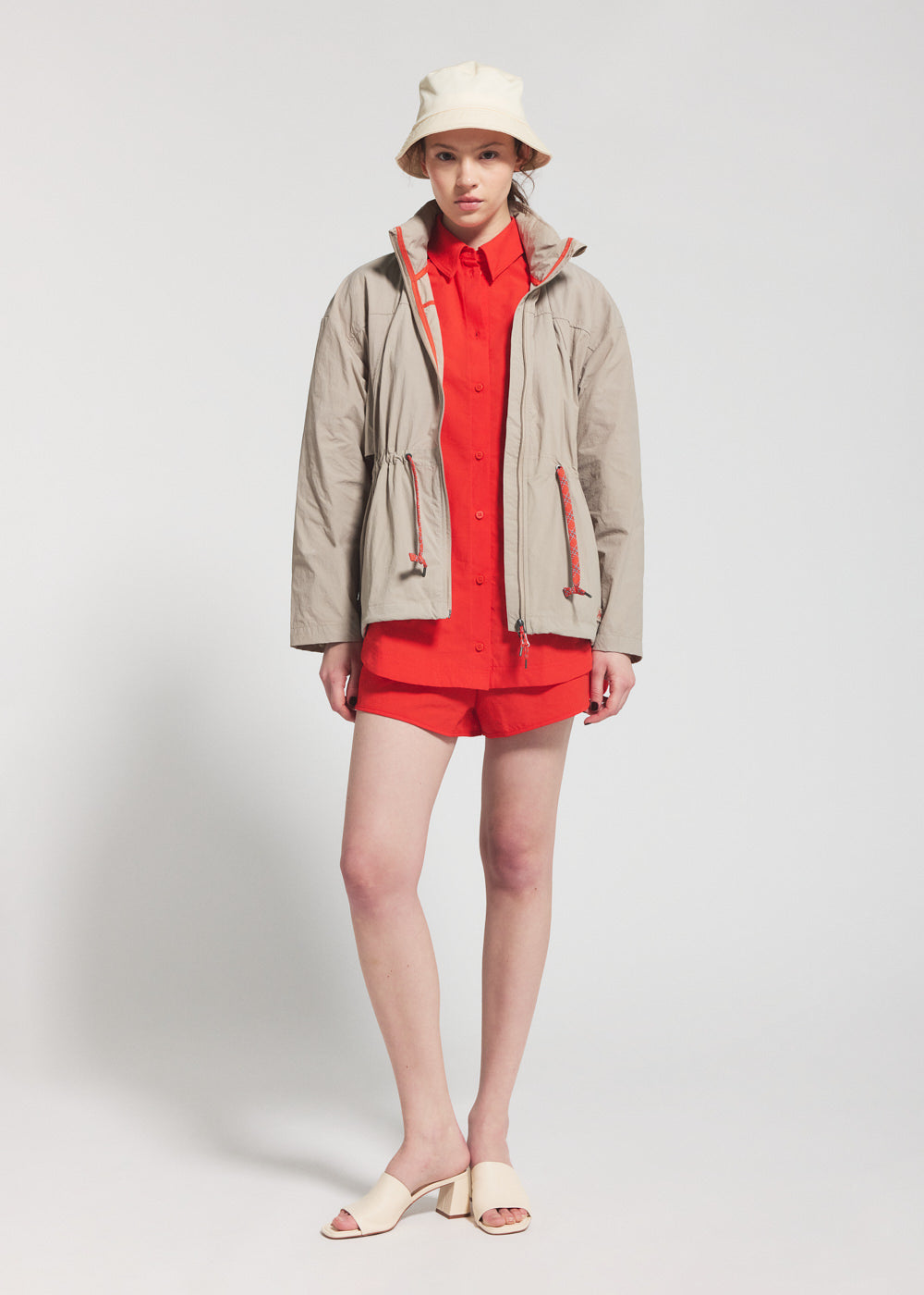 coupe-vent-court-femme-pyrenex-climb-beige image 2