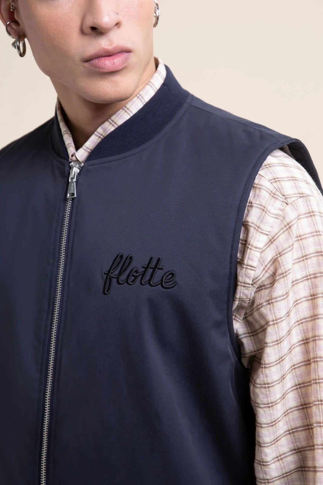 flotte-turot-gilet-sans-manches-imperm-able-sherpa-chat-noir image 7