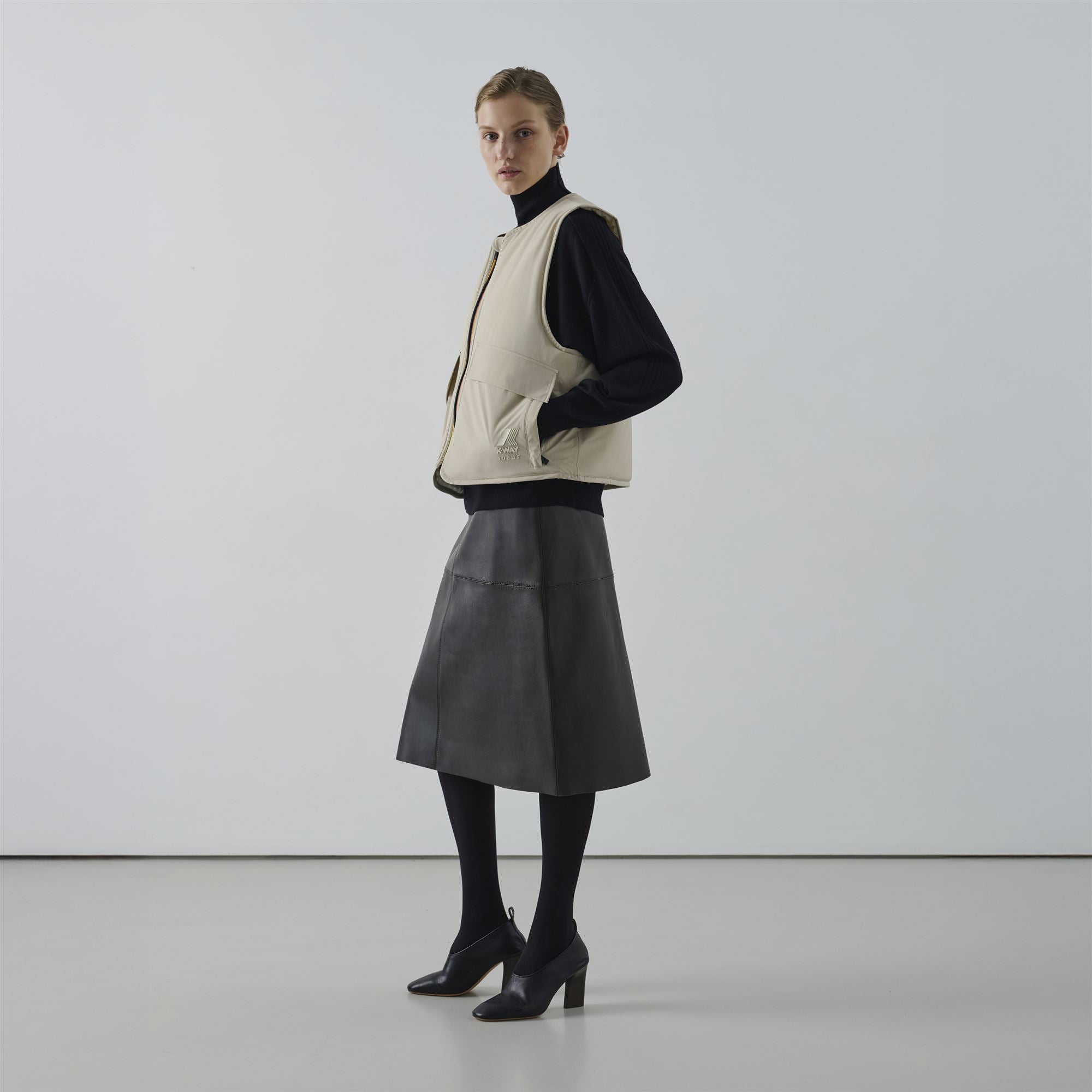 k-way-le-vrai-2-1-amiable-wes-gilet-femme-grey-beige image 2