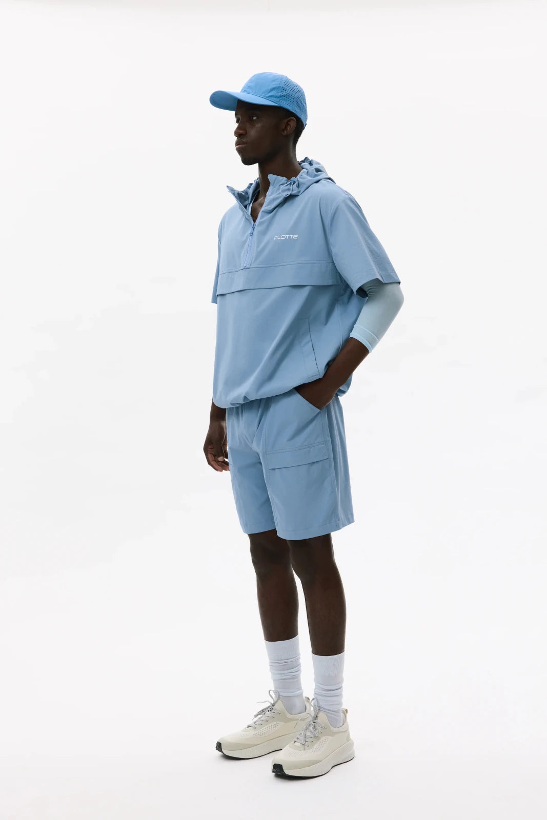 flotte-orl-ans-hoodie-anti-uv-homme-bleu-ciel-manches-courtes image 4