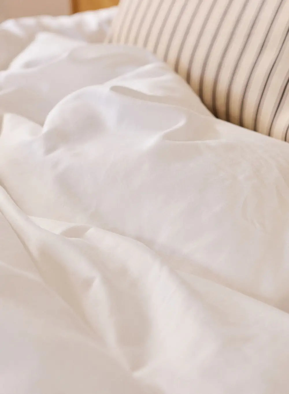 pyrenex-lily-housse-de-couette-blanche-coton-bio-tencel image 2