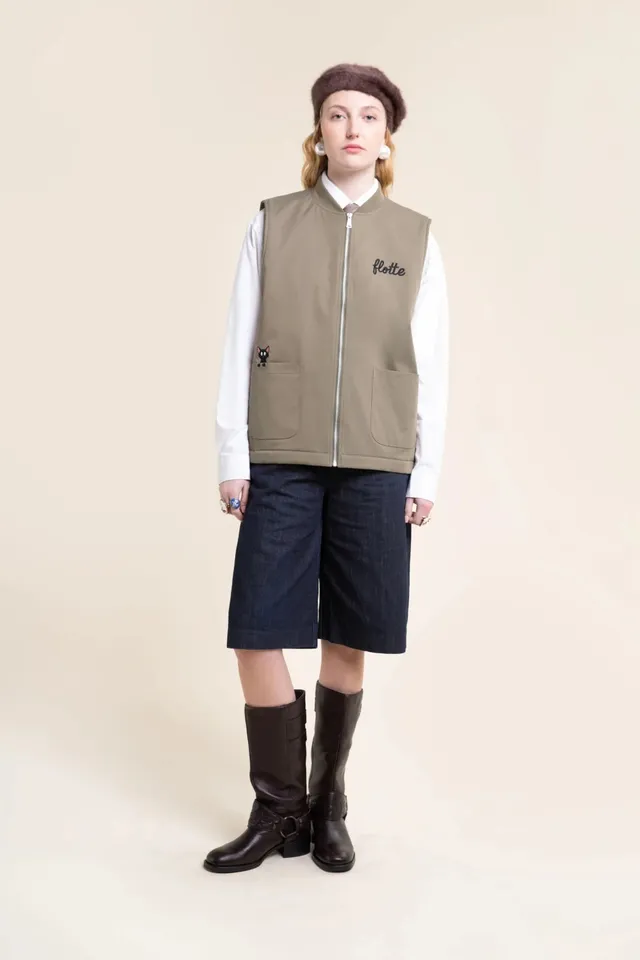 flotte-turot-gilet-sans-manches-sherpa-chat-noir-femme image 1