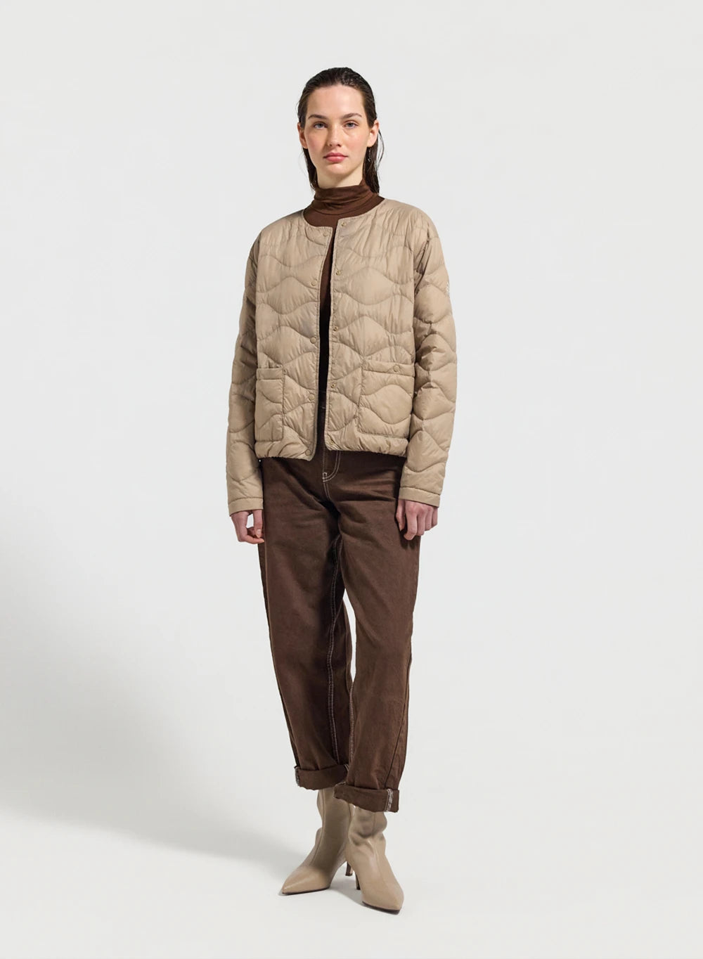 doudoune-ultra-l-g-re-femme-pyrenex-orite-beige image 2