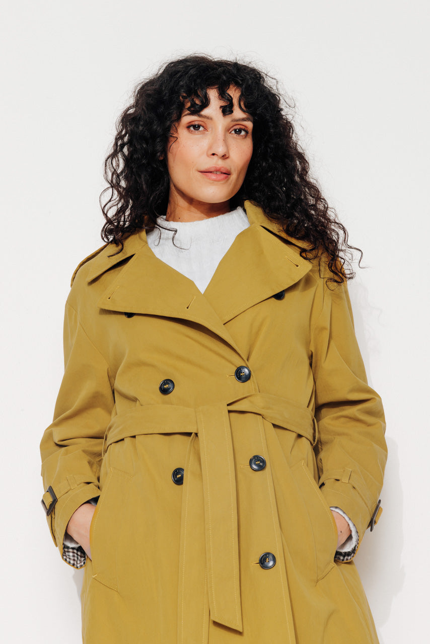 trench-coat-amandier-trench-long-ceintur-coton-d-perlant-moutarde image 6