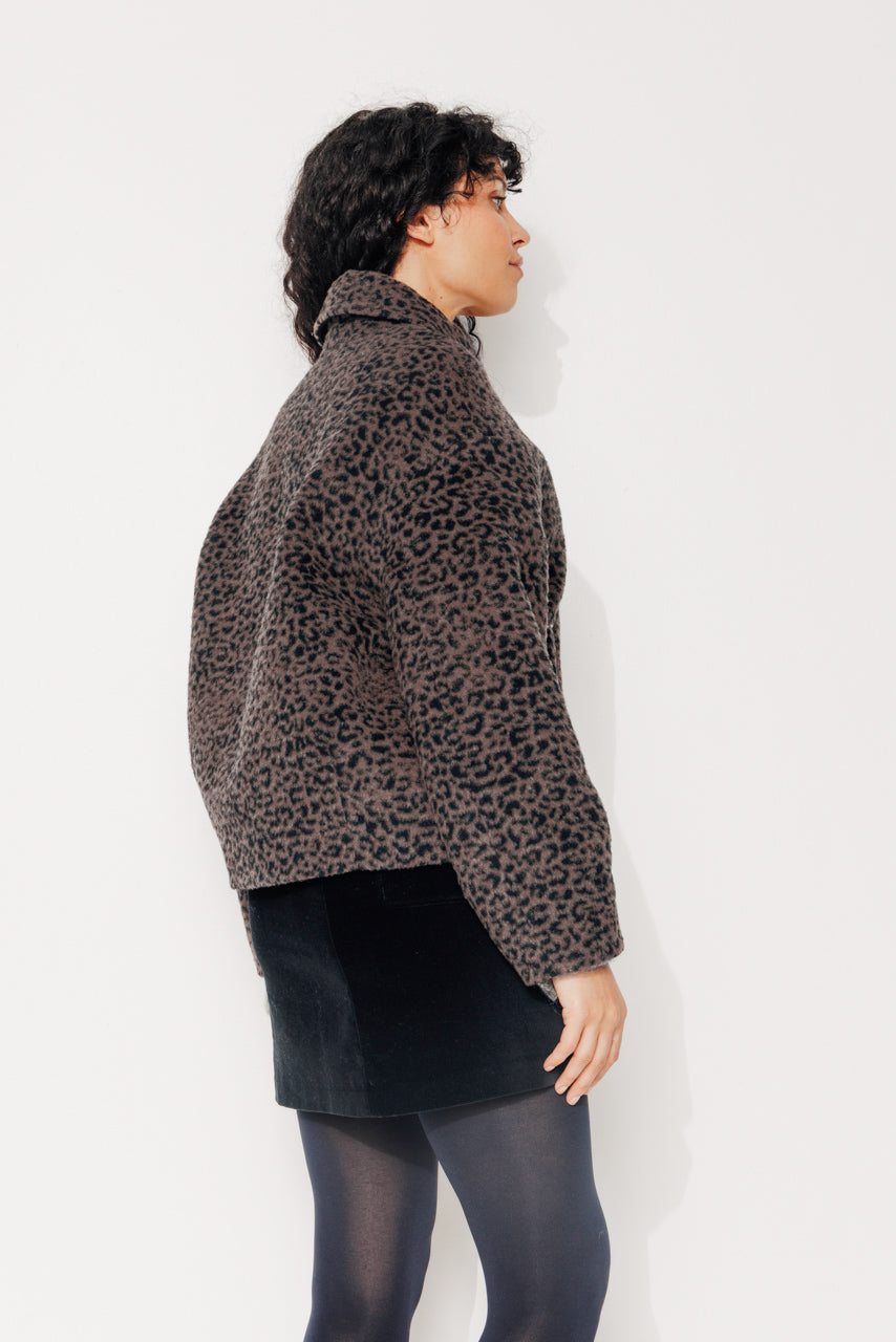 trench-coat-galana-manteau-court-oversize-jacquard-l-opard image 8