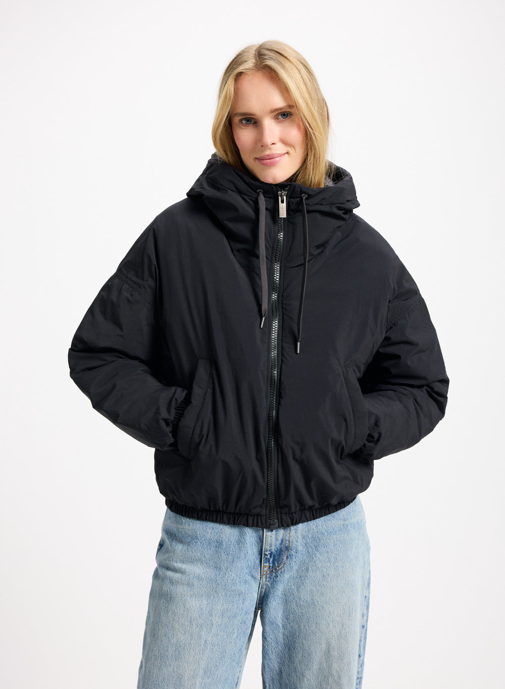pyrenex-attitude-parka-courte-en-duvet-femme-noire image 1