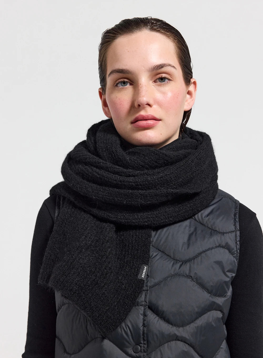 charpe-warmer-noire-pyrenex image 1