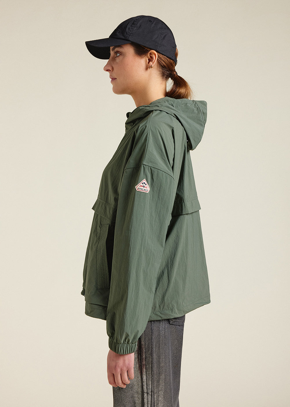 pyrenex-yoko-coupe-vent-court-femme-jungle image 3