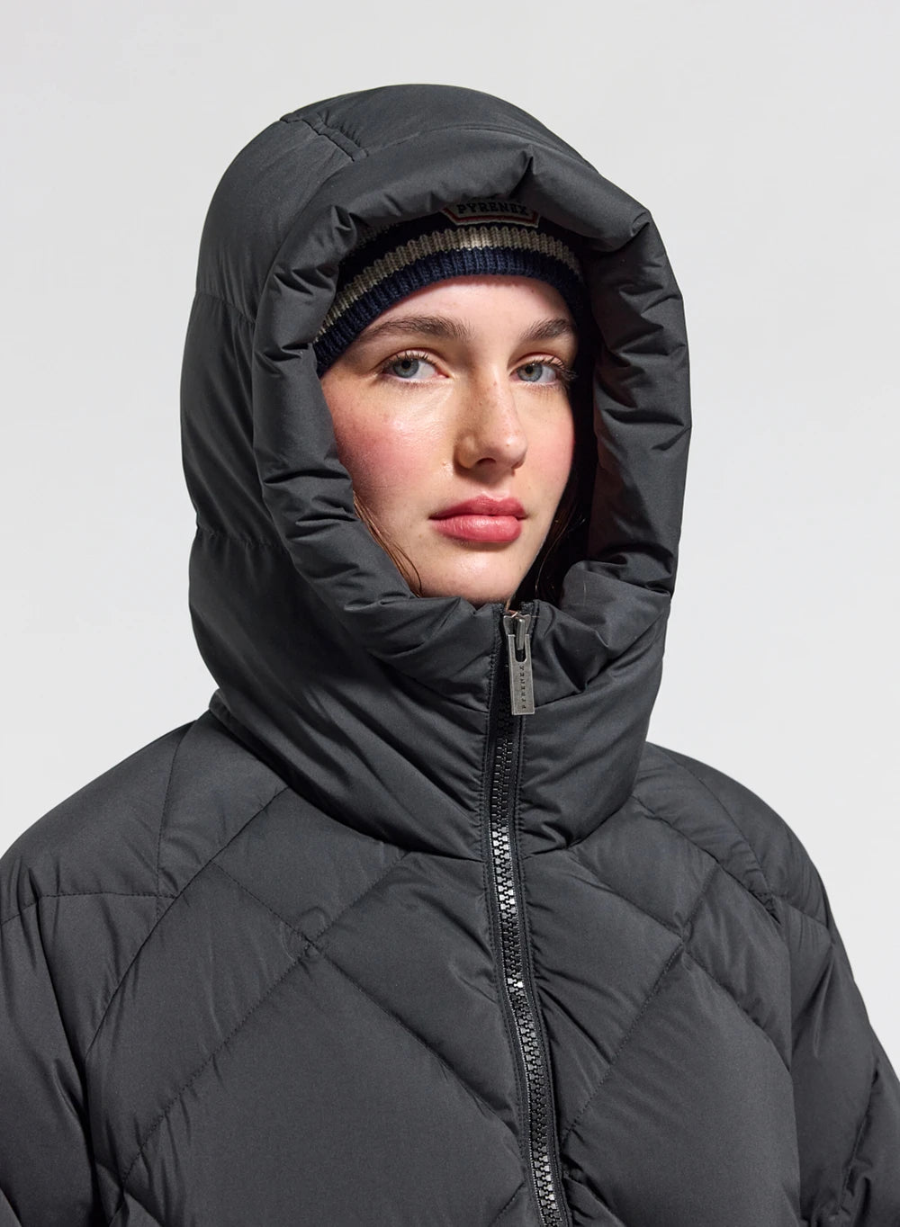 pyrenex-adele-parka-doudoune-longue-femme-noire image 5