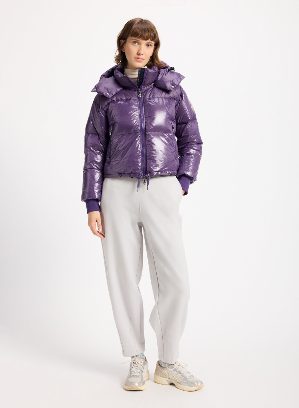 doudoune-courte-capuche-femme-pyrenex-altic-violette image 2