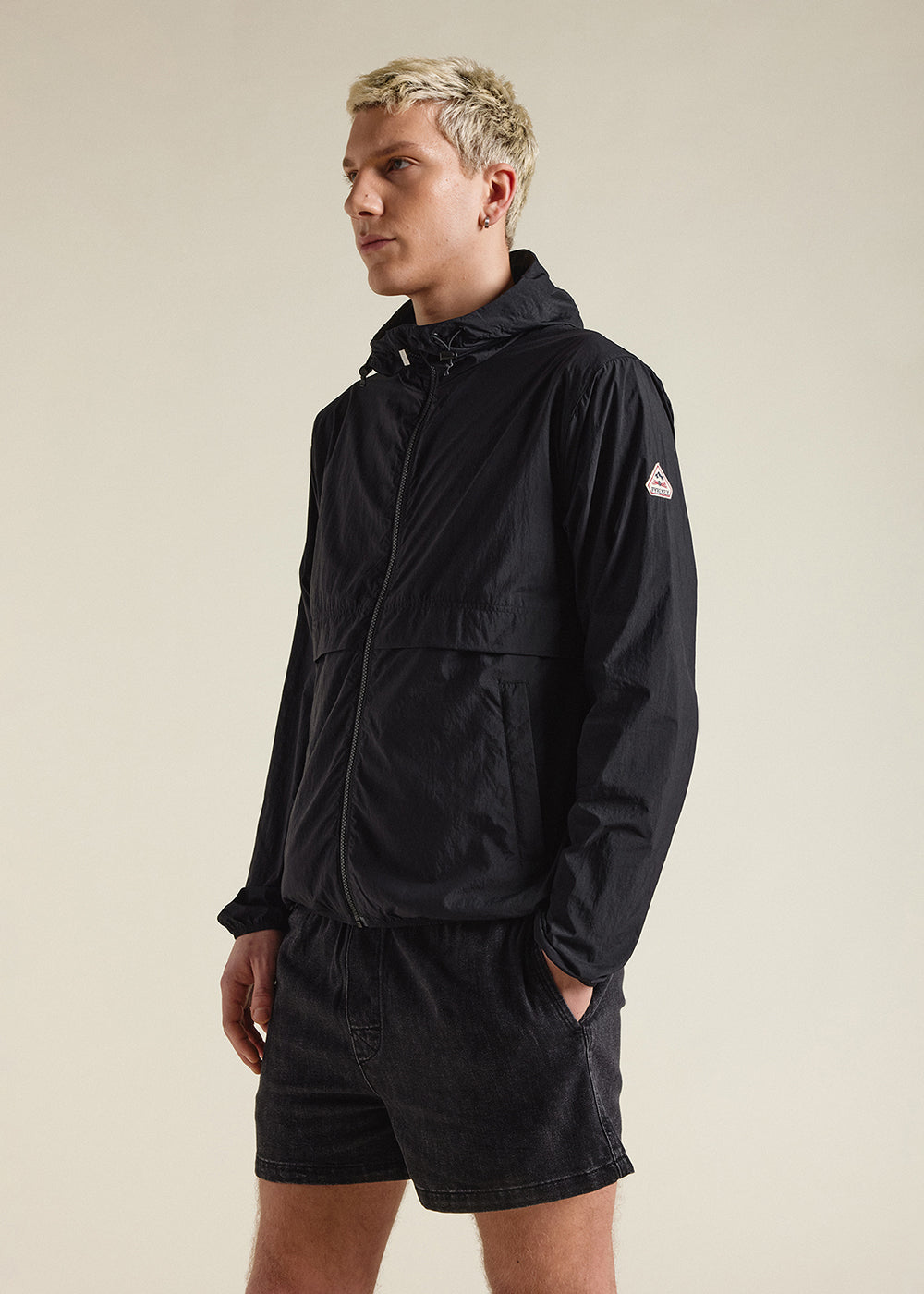 pyrenex-ridge-black-coupe-vent-unisexe-capuche image 6