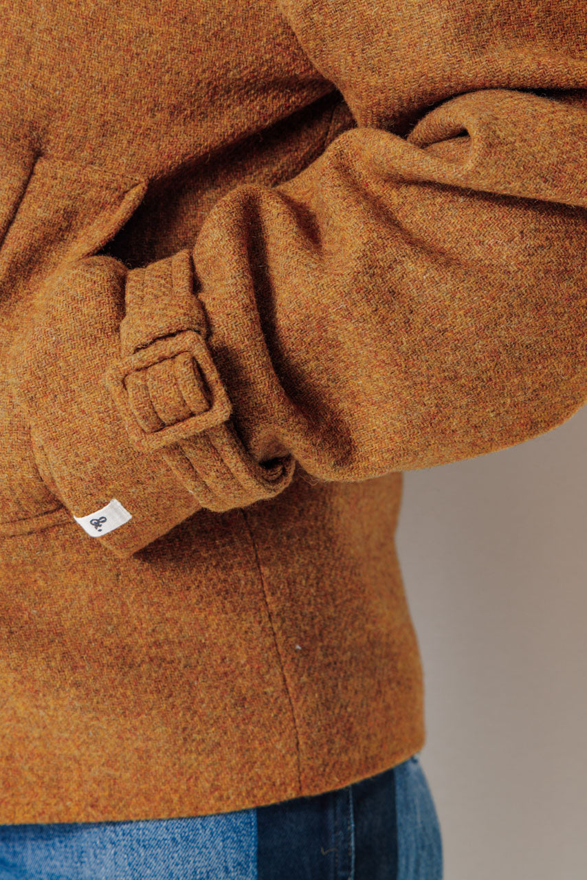 trench-coat-sophora-manteau-court-oversize-en-drap-de-laine-shetland-moutarde image 5