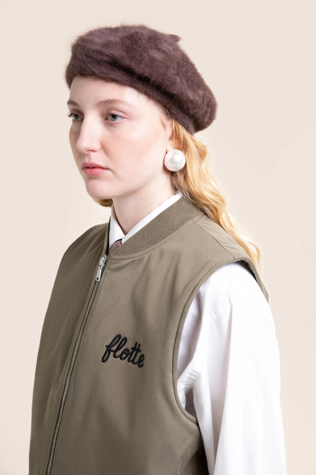 flotte-turot-gilet-sans-manches-sherpa-chat-noir-femme image 2