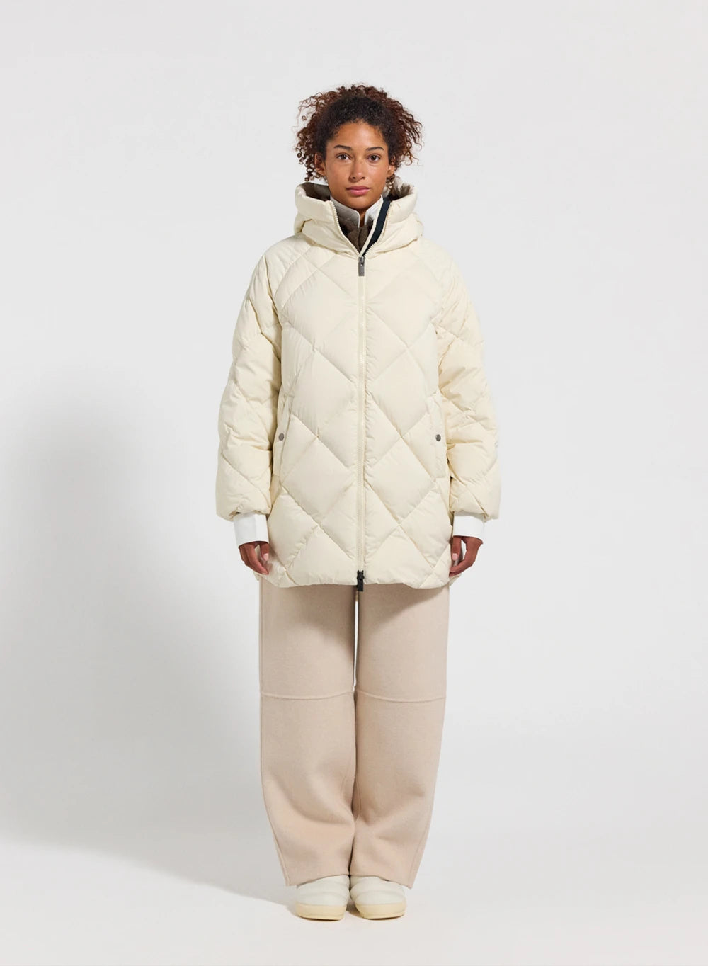 pyrenex-adele-parka-doudoune-longue-capuche-femme-blanche-oversize image 2