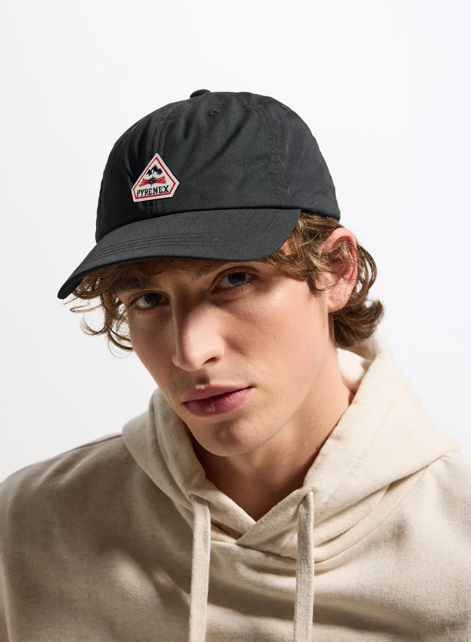 pyrenex-isard-casquette-unisexe-noire-logo-brod image 1