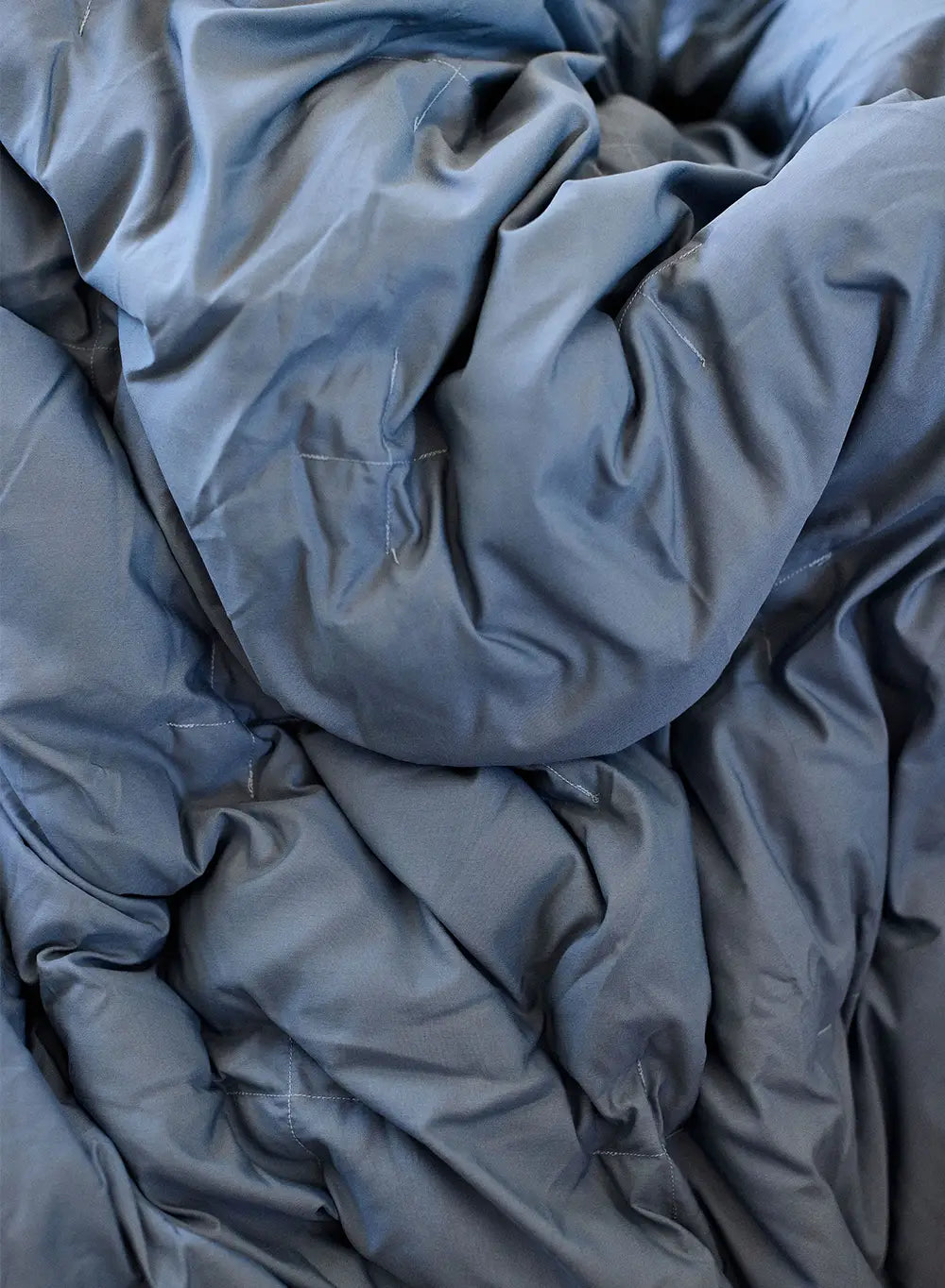 pyrenex-caresse-plaid-duvet-gris-nuit image 4