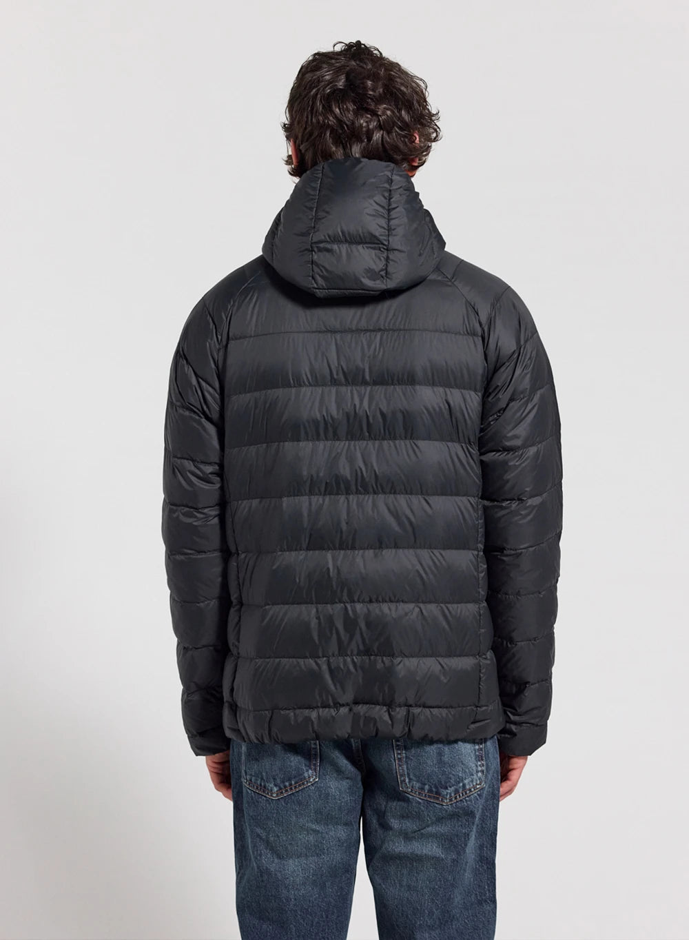 doudoune-ultra-l-g-re-homme-capuche-pyrenex-guzet-noire image 4