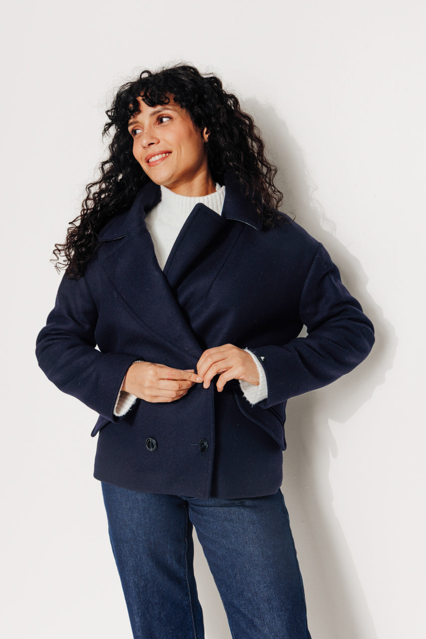 trench-coat-murier-manteau-court-oversize-drap-laine-vierge-marine image 7