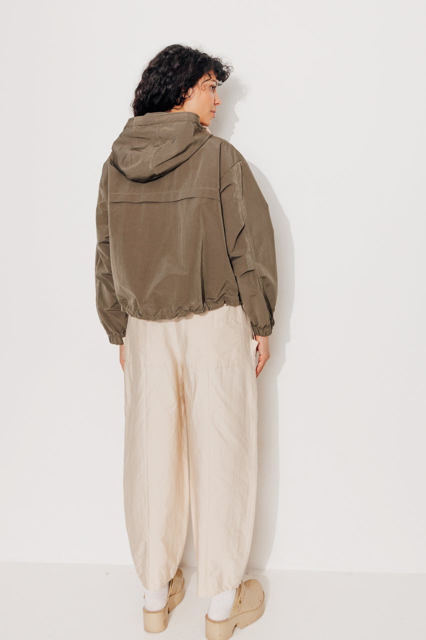 trench-coat-sureau-veste-courte-oversize-d-perlante-kaki-capuche image 7