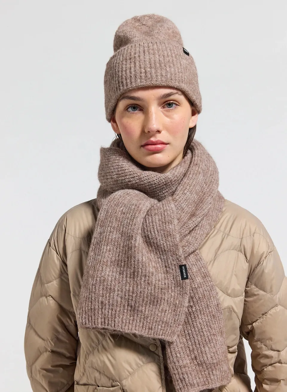 bonnet-pyrenex-soazig-beige-en-laine-et-alpaga image 1
