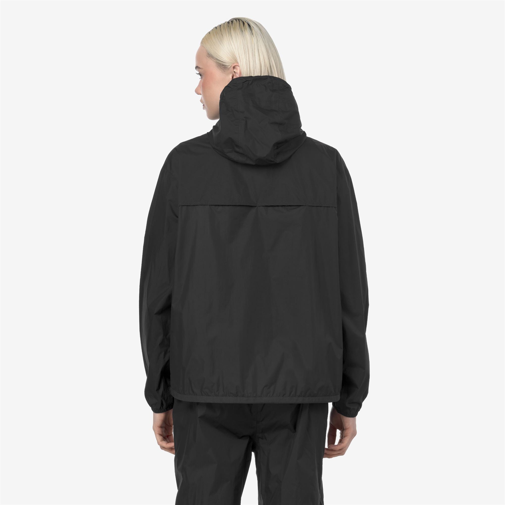 k-way-le-vrai-4-0-leon-east-veste-courte-unisexe-black-pure image 4