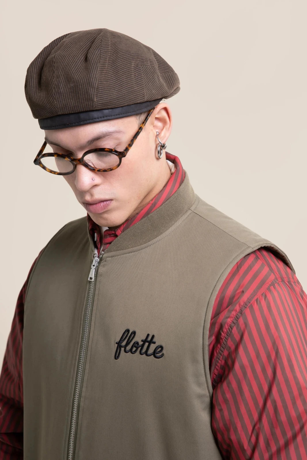 flotte-turot-gilet-sans-manches-imperm-able-sherpa-chat-noir image 2