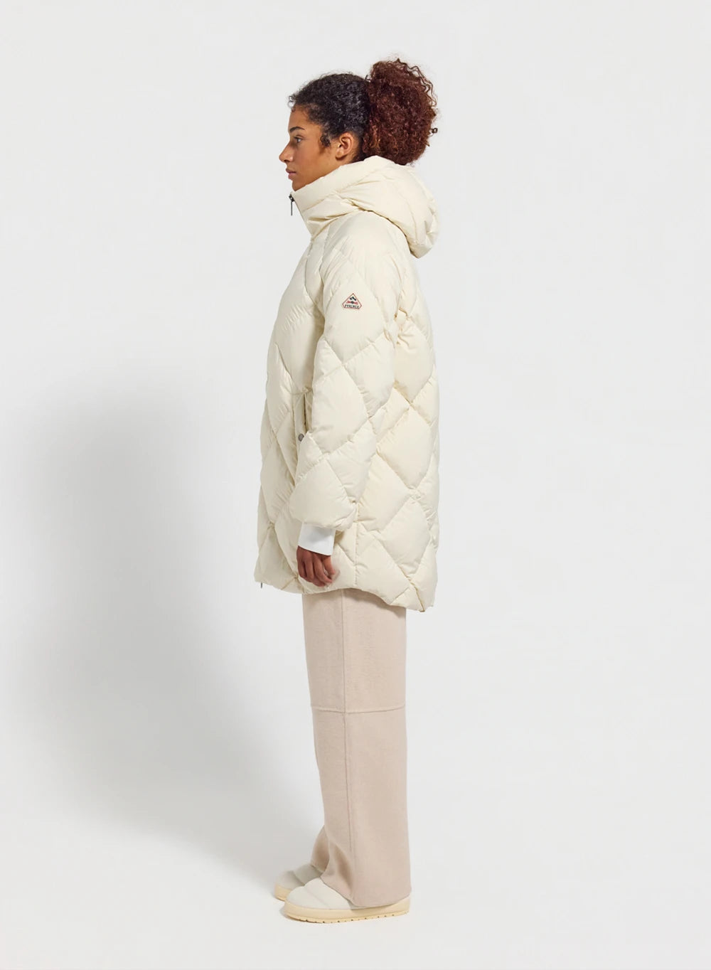 pyrenex-adele-parka-doudoune-longue-capuche-femme-blanche-oversize image 3