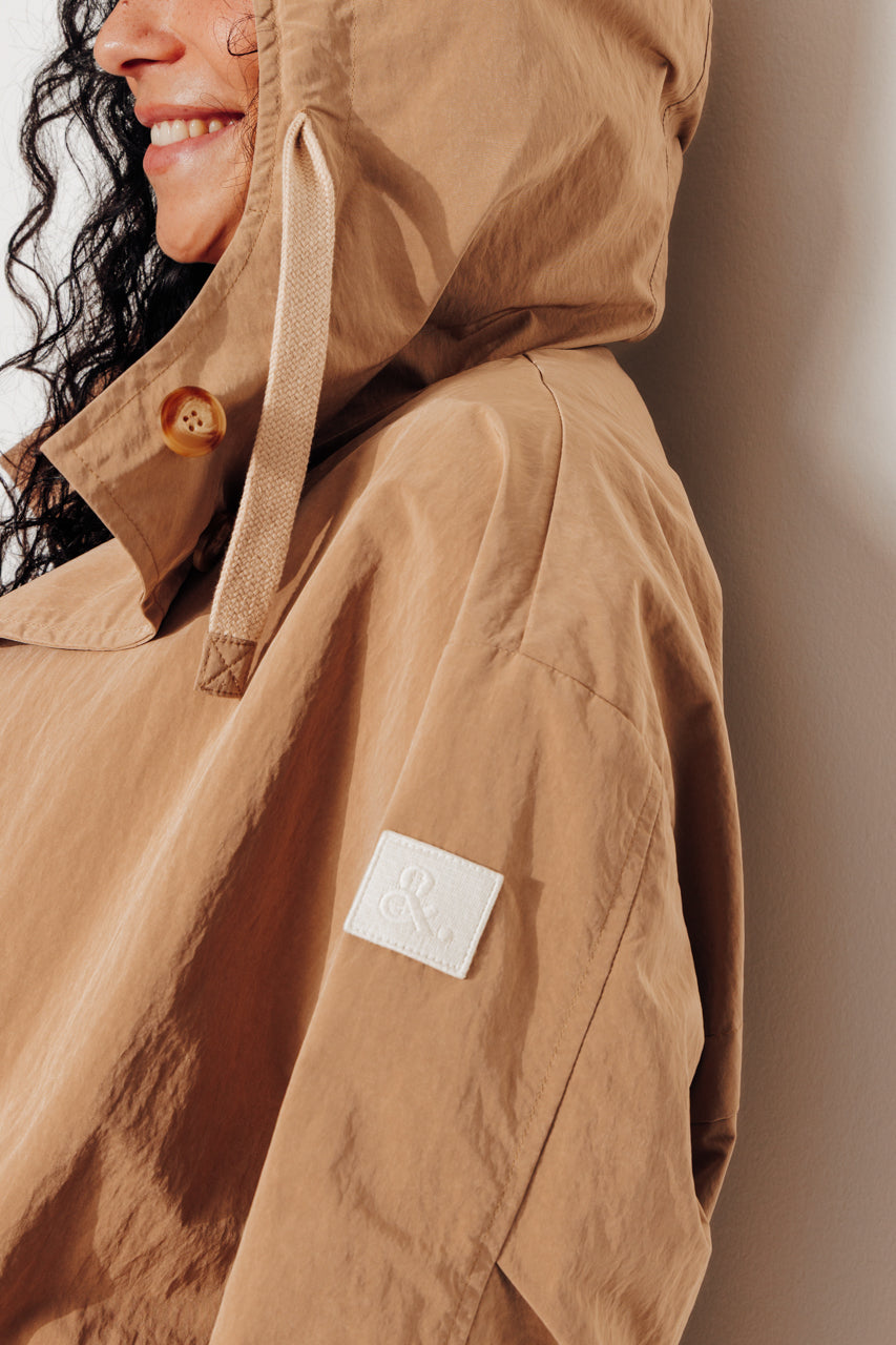 trench-coat-cornus-parka-d-perlante-capuche-camel-mi-longue image 3