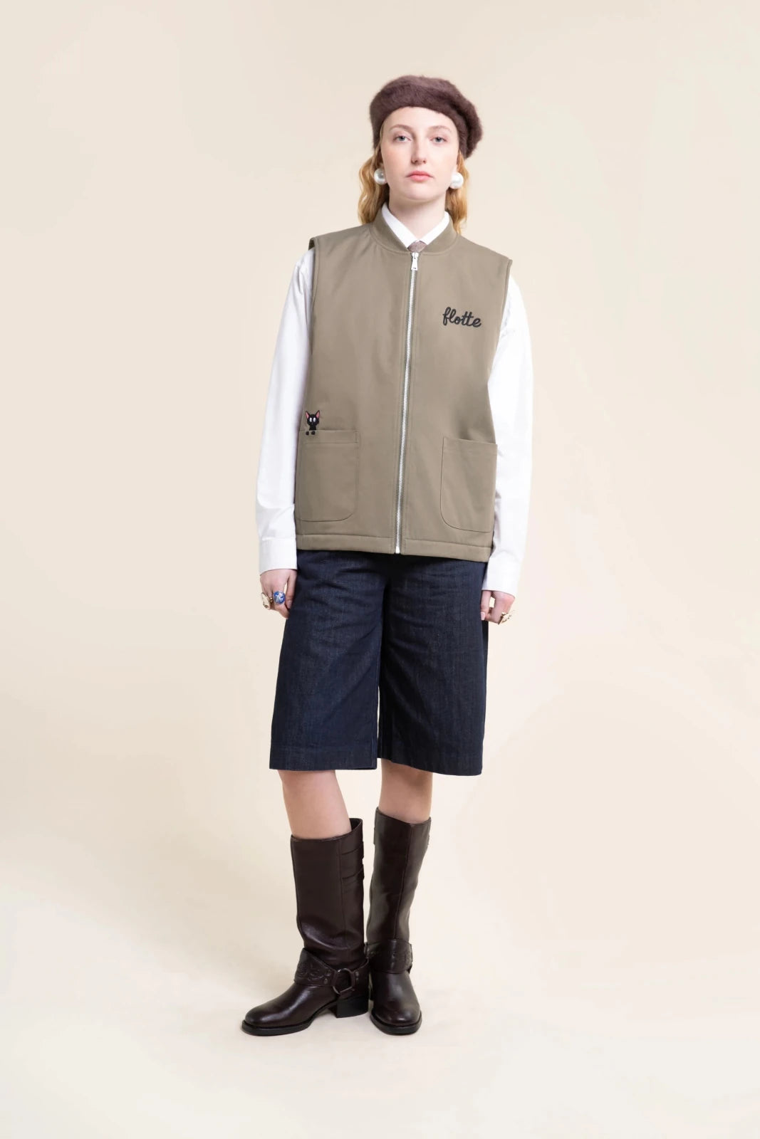 flotte-turot-gilet-sans-manches-sherpa-chat-noir-femme image 1