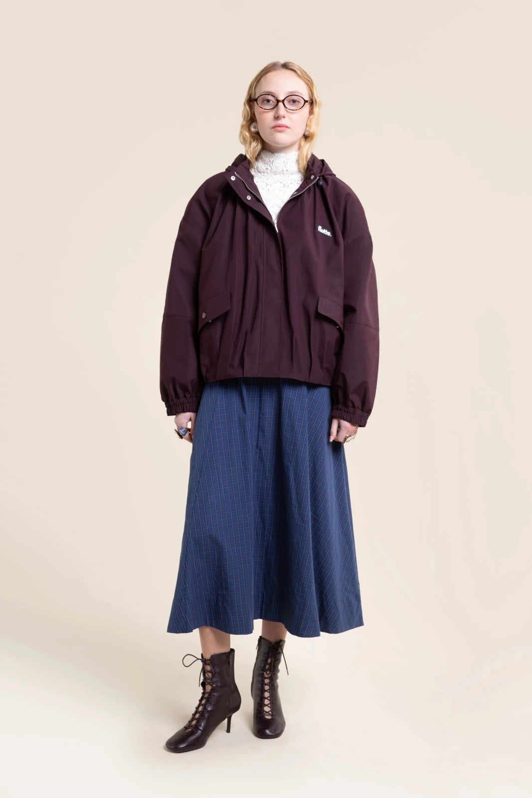 flotte-garance-veste-imperm-able-courte-beige-capuche image 3