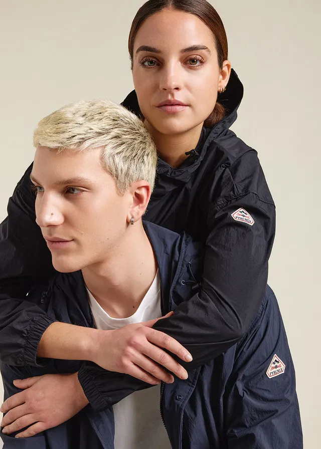 pyrenex-ridge-black-coupe-vent-unisexe-capuche image 1