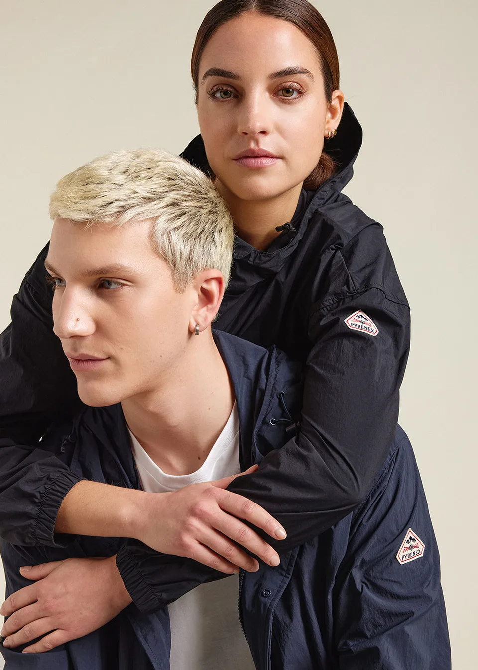 pyrenex-ridge-black-coupe-vent-unisexe-capuche image 1