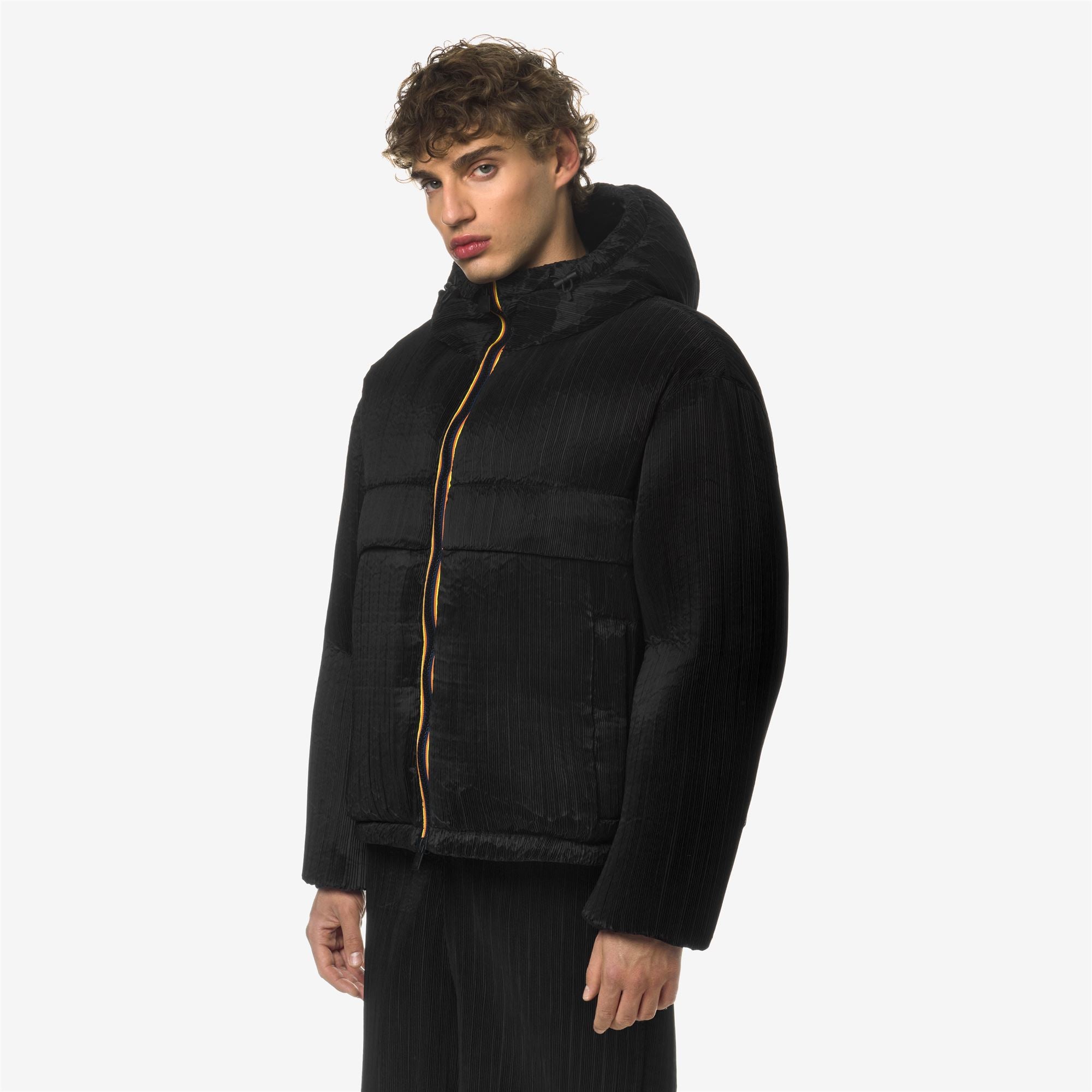 k-way-claudeny-plisse-thermo-heavy-doudoune-courte-homme-black-pirate image 2