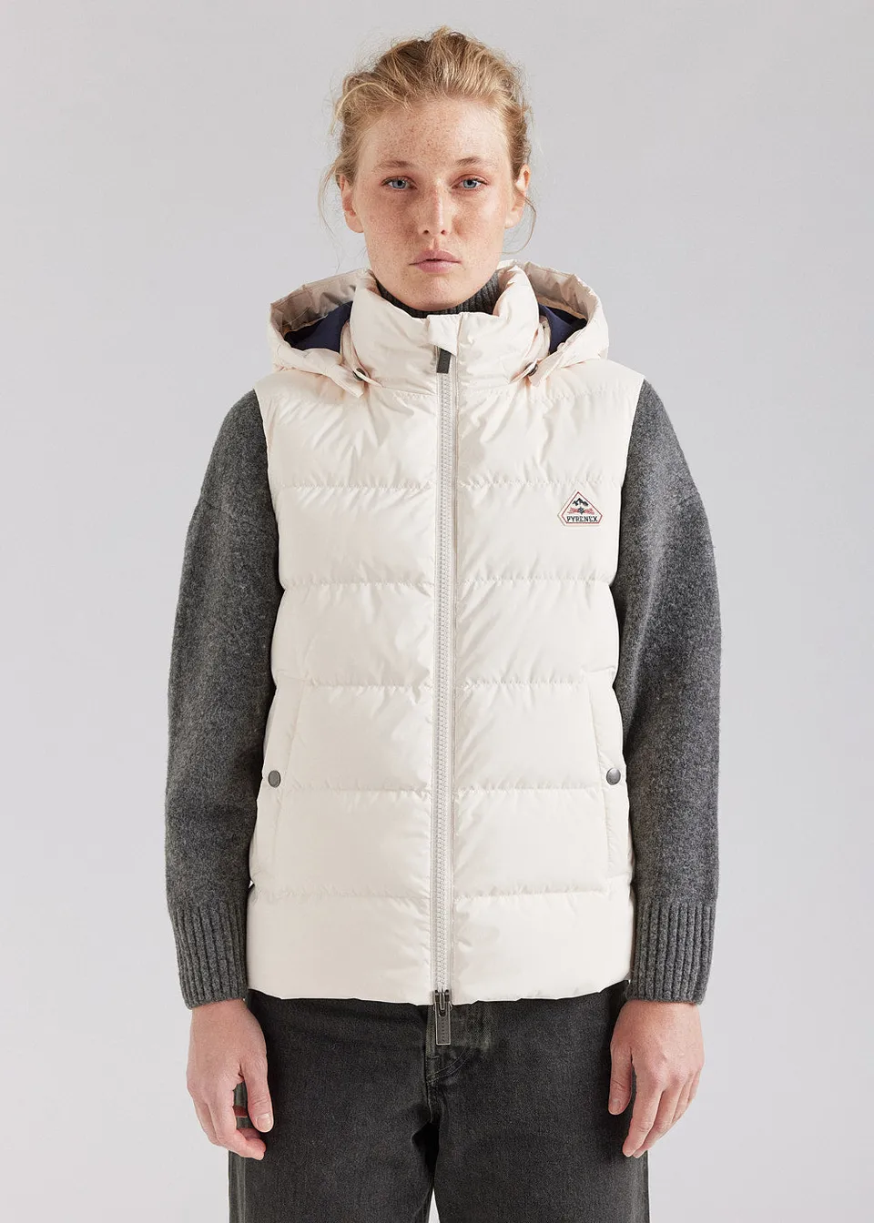pyrenex-spoutnic-doudoune-sans-manches-femme-capuche-amovible-chalk image 1