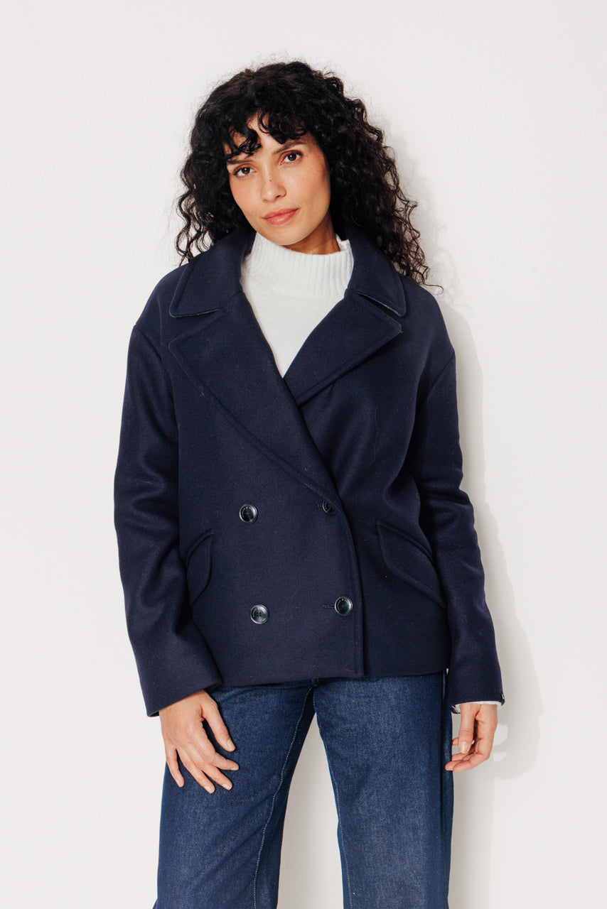 trench-coat-murier-manteau-court-oversize-drap-laine-vierge-marine image 2