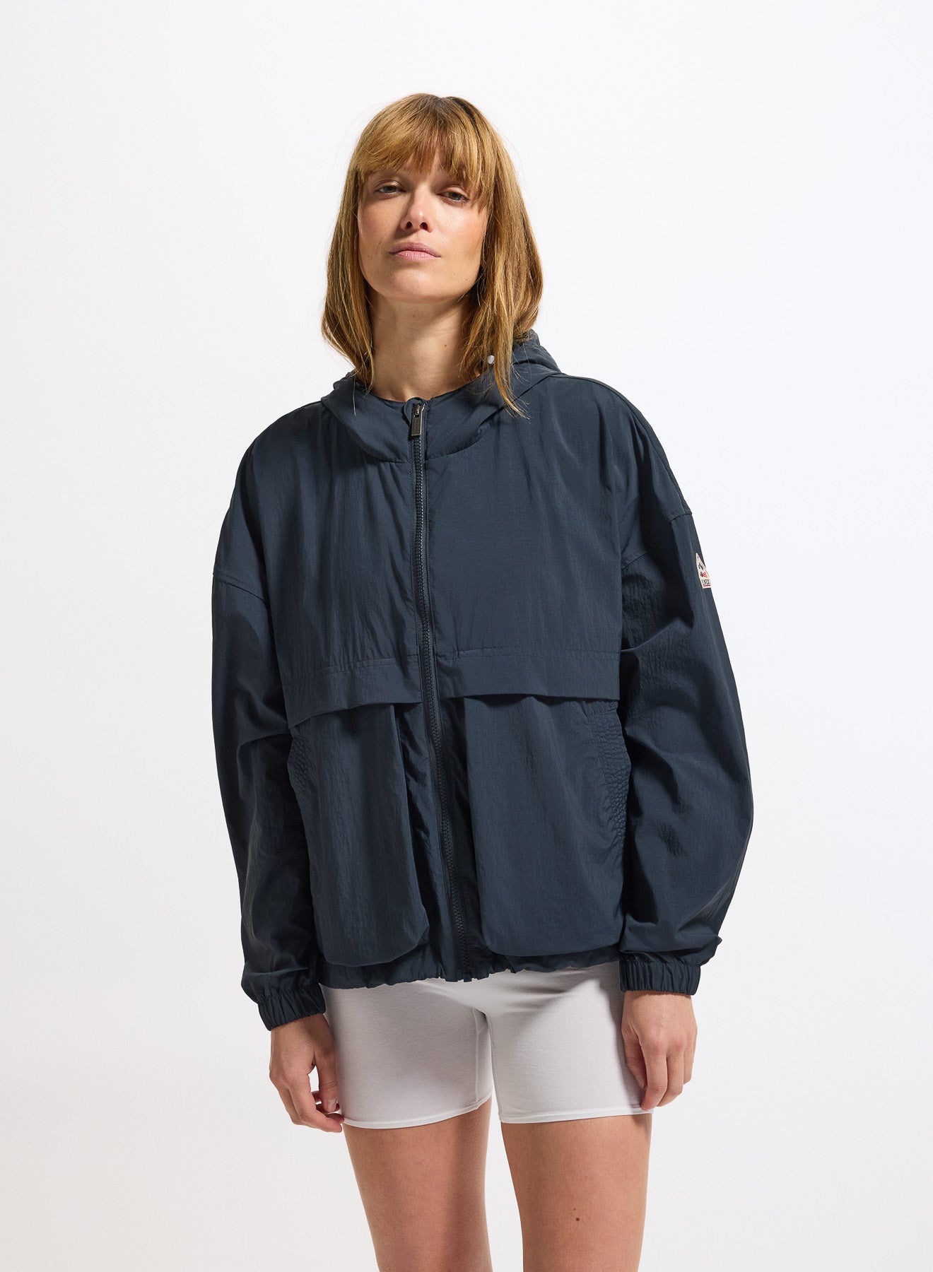pyrenex-yoko-coupe-vent-court-femme-tissu-recycl-deep-ink image 5