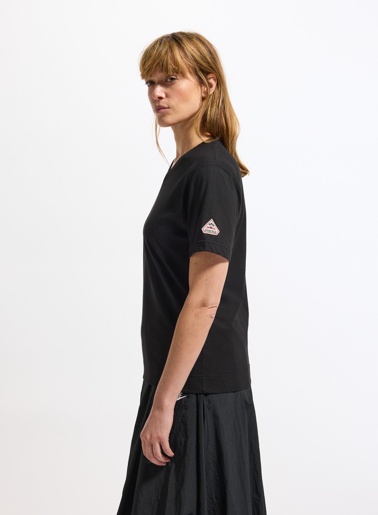 pyrenex-crocus-t-shirt-femme-coton-biologique-col-v-noir image 3
