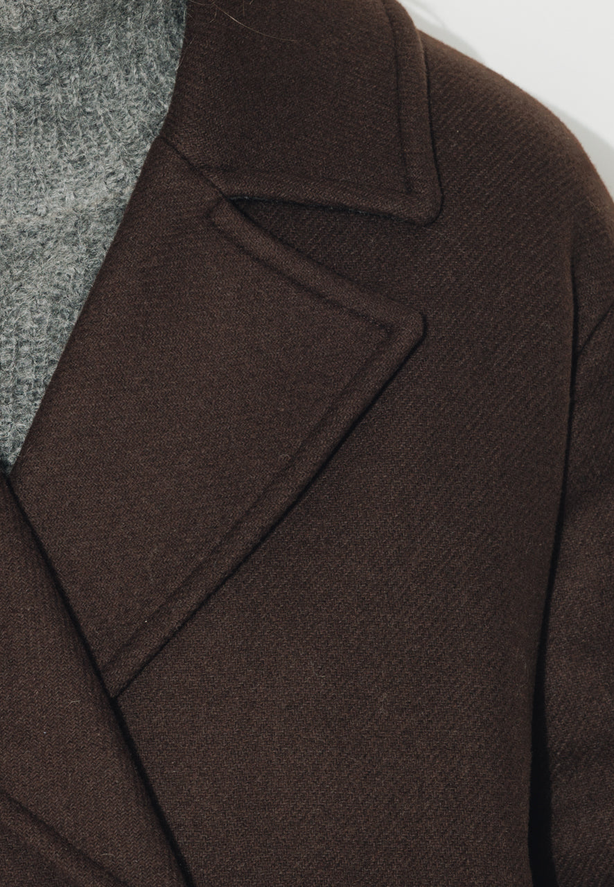 trench-coat-murier-manteau-court-oversize-drap-laine-vierge-marron image 4