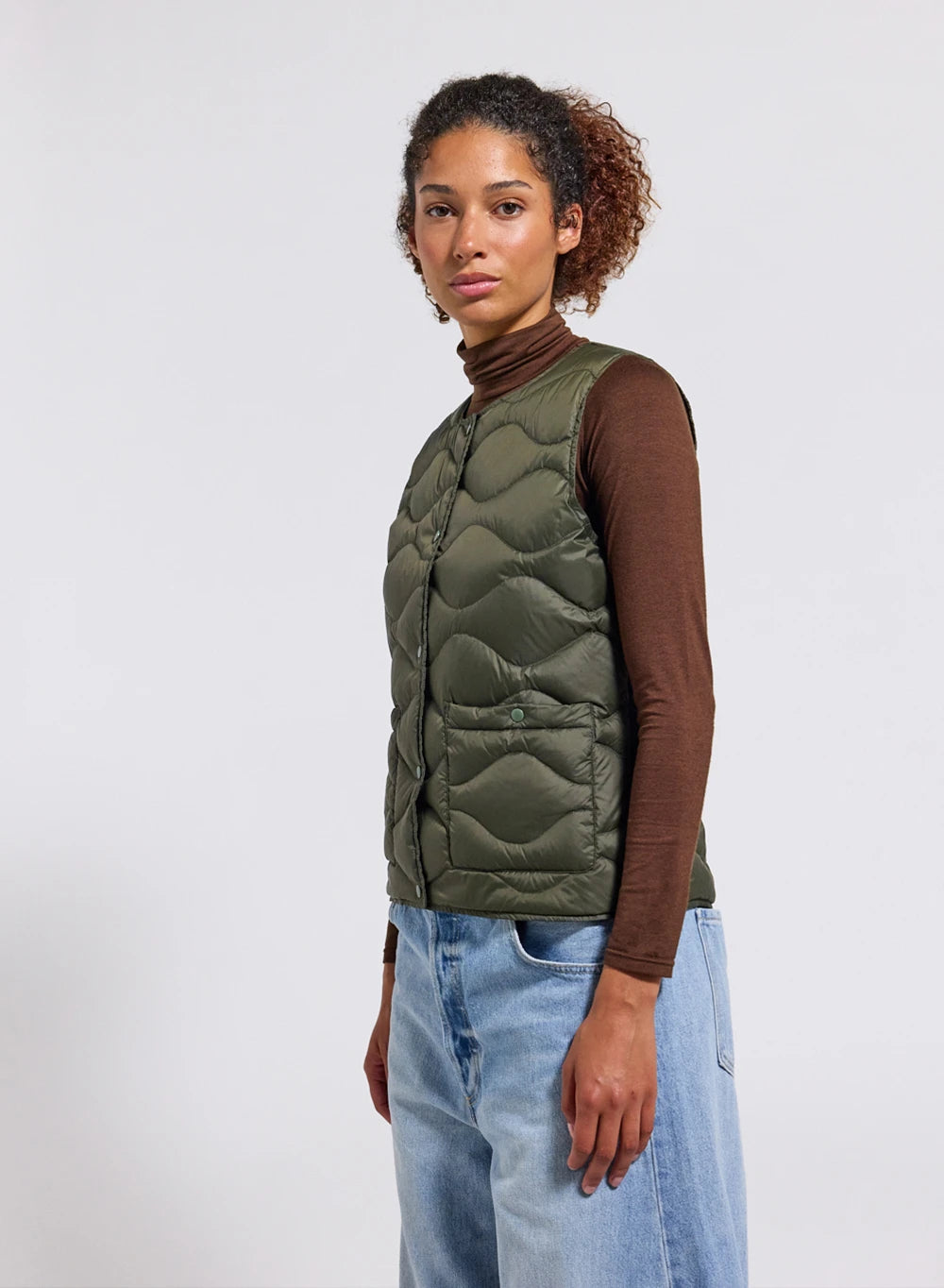 gilet-doudoune-ultra-l-g-re-femme-pyrenex-orite-vest-kaki image 1